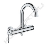 Общее описание <br/>  <br/> Немецкий концерн Grohe крупнейший производитель санитарно-технического оборудования в Европе, которое отличается неизменно высоким качеством и непревзойденной функциональностью. Однорычажные смесители Atrio для ванны, отличаются неповторимым дизайном, простотой монтажа и надежностью, благодаря высококачественным материалам и инновационным технологиями, применяемым при производстве оборудования.  <br/>  <br/> Основные характеристики  <br/>  <br/> - Материал – латунь <br/> - Цвет - хром  <br/> - Давление воды – 1-5 бар <br/> - Рабочее давление – 10 бар <br/> - Испытательное давление – 16 бар <br/> - Температура горячей воды на входе – max 80°С <br/> - Рекомендовано (экономия энергии) - 60°С <br/> - Запорный клапан – керамический картридж 46 мм <br/> - Вынос – 167 мм <br/> - Расход при давлении воды 3 бар – 22 л/мин <br/> - Присоединительный размер – 1/2" <br/> - Вес – 2,58 кг <br/> - Количество монтажных отверстий – 2 <br/> - Монтаж – на стену <br/>  <br/> Возможности и назначение <br/>  <br/> Однорычажные смесители Atrio для ванны, производимые компанией Grohe, отличаются неповторимым качеством хода, благодаря картриджам, изготовленным по технологии Grohe SilkMove. Картриджи – это главный механизм смесителя,  картриджи фирмы Grohe комплектуются керамическими дисками, которые покрываются специальным покрытием Teflon,  что обеспечивает плавное скольжение относительно друг друга и как следствие точную регулировку напора и температуры воды. Данная модель однорычажных смесителей Atrio для ванны, производимых компанией Grohe, имеет встроенный аэратор, который смешивает воду с кислородом, делая ее мягче. Однорычажные смесители Atrio для ванны имеют автоматический переключатель ванна/душ. Применение однорычажных смесителей Atrio для ванны, с открытыми водонагревателями не предусмотрено. Поверхность однорычажных смесителей Atrio для ванны, производимых компанией Grohe, тщательно покрыта слоем высококачественного хрома, с помощью технологии Grohe StarLight, благодаря чему не тускнеет и обладает уникальной износоустойчивостью. Данная модель однорычажных смесителей Atrio для ванны оборудована обратными клапанами, которые позволяют пропускать поток воды только в нужном направлении, что предотвращает возникновение обратного потока воды в корпусе смесителя в случае резкого падения давления.  <br/>  <br/> Комплект поставки <br/>  <br/> - Смеситель для ванны <br/> - S-образные эксцентрики <br/> - Техническое руководство <br/> - Инструкция по уходу <br/>  <br/> Дополнительная информация <br/>  <br/> Гарантийный срок эксплуатации смесителей, производимых компанией Grohe, составляет 5 лет. Компания Grohe стала одним из первых производителей сантехнического оборудования, сертифицировавших свою продукцию по новой классификационной системе WELL, способствующей переходу на рациональное водопотребление и обеспечивающая потребителей и профессионалов понятной системой сертификации. Система управления качеством, принятая в компании, была сертифицирована МОС 9001 в 1992 году.