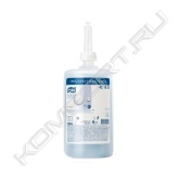 Картридж с жидким мылом Tork S1 Premium, 1 л, 6 штук в упаковке.<br>Особенности<br>Жидкое мыло-гель для тела и волос Tork предлагает отелям, школам и спортивным учреждениям все преимущества геля для душа и шампуня в одном флаконе. Имеет мягкий состав, освежающий универсальный аромат, придает коже и волосам мягкость. Сертифицировано в соответствии с системой EU Ecolabel, что означает высокий уровень экологической эффективности. Одноразовый герметичный картридж со встроенным дозировочным клапаном обеспечивает гигиеничность использования мыла. Одноразовый картридж сделан из переработанного пластика, после использования сжимается, сокращаясь в объеме до 70%. Для использования в диспенсерах для жидкого мыла Tork (арт. 330683, 330684).<br>Способ применения<br>Нанести 1 мл средства на влажные руки и (или) волосы. Аккуратно вспенить и тщательно смыть чистой проточной водой. Вытереть насухо.<br>PH 5.<br>Меры предосторожности<br>Следуйте инструкциям по применению и/или любым предупреждениям на упаковке.<br>Избегайте попадания в глаза. Если продукт часто используется по профессиональному назначению и оказывает сильное воздействие на кожу, рекомендуется использовать защитные средства или средства по уходу за кожей.<br>Состав:<br>Aqua, Sodium Laureth Sulfate, Sodium Chloride, Cocamidopropyl Betaine, Glycerin, Glycol Distearate, Phenoxyethanol, Parfum, Citric Acid, Benzoic Acid, Sodium Benzoate, CI 42090, CI 17200, Sodium Sulfate.<br>Условия хранения<br>Хранить в сухом и прохладном месте при температуре от 0 до 30°C.<br>Срок годности<br>Срок хранения после открытия: 12 месяцев.<br>