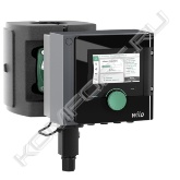 Умный насос Premium Wilo-Stratos MAXO-R7 - высокоэффективный линейный насос с мокрым ротором с электронно-коммутируемым двигателем и электронной регулировкой мощности. Может использоваться для воды систем отопления, холодной воды и водно-гликолевых смесей.<br> Применение - любые системы водяного отопления, системы кондиционирования, закрытые контуры охлаждения, промышленные циркуляционные установки.<br> Насос позволяет провести точную настройку способа регулирования для специфических условий применения на конкретной установке (например радиатор, напольное отопление, потолочное охлаждение) при эксплуатации с наивысшей эффективностью.<br> Stratos MAXO-R7 не оснащен встроенным датчиком температуры в заводских условиях. Вместо датчика температуры в просверленное отверстие в качестве заглушки вставляется "фиктивный корпус датчика температуры". Это означает, что кабель датчика не входит в комплект поставки с завода-изготовителя. На модуле управления Stratos MAXO левый разъем около Wilo-Connector закрыт заглушкой.<br> На крышке модуля над дисплеем насоса Stratos MAXO-R7 наклеена этикетка с QR-кодом, которая информирует пользователя о дополнительной инструкции для Stratos MAXO-R7. В дополнительной инструкции описываются особенности "версии-R7".<br> Если потребуется насос со встроенным датчиком температуры, то Stratos MAXO-R7 может быть дооснащен до функциональности текущего Stratos MAXO. Для этой цели необходимо заказать в качестве аксессуара и установить внутренний датчик температуры с артикулом 2194058. Благодаря установке внутреннего датчика температуры Stratos MAXO-R7 будет соответствовать насосу Stratos MAXO. Как только датчик температуры установлен и подключен к электронике, возврат к "версии R7"больше невозможен.<br> Функции:<br> - Учет количества теплоты<br> - Учет количества холода<br> - Автоматическое отключение насоса при обнаружении отсутствия расхода (No-Flow Stop)<br> - Переключение между режимами отопления и охлаждения (автоматическое, внешнее или ручное) (автоматическое, возможно с датчиком температуры Wilo-Stratos MAXO)<br> - Регулируемое ограничение расхода через функцию Q-Limit (Qmin. и Qmax.)<br> - Сохранение и восстановление заданных настроек насоса (3 точки восстановления)<br> - Отображение сообщения о неисправности/предупреждающего сообщения в виде простого текста, включая рекомендации по устранению неисправности<br> - Функция автоматического удаления воздуха из полости ротора насоса<br> - Автоматическая работа с понижением (возможна с датчиком температуры Wilo-Stratos MAXO)<br> - Автоматическая функция деблокирования и встроенная полная защита электродвигателя<br> - Распознавание сухого хода<br><br> Комплектация:<br> - Насос<br> - Оптимизированный Wilo-Connector<br> - 2 кабельных ввода M16 x 1,5<br> - Уплотнения при резьбовом подсоединении<br> - Теплоизоляция<br> - Инструкция по монтажу и эксплуатации